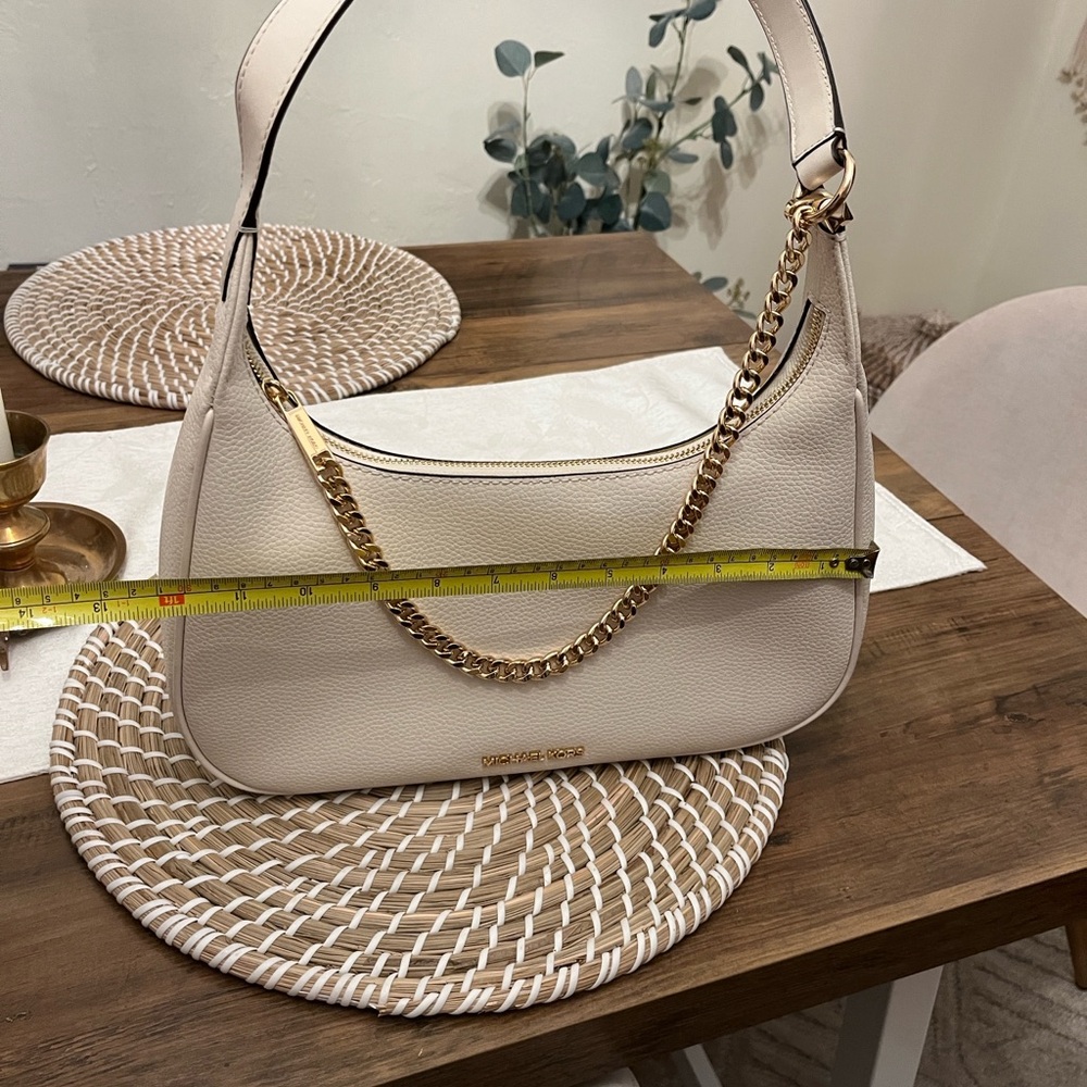 Michael Kors Cream Shoulder Bag with Gold Accent - Picture 3 of 16